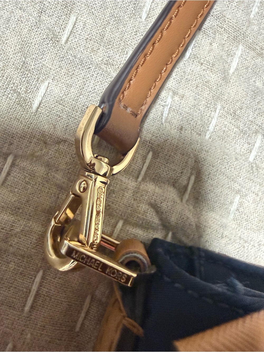 ✨ EUC Michael Kors Navy Crossbody - Picture 9 of 13